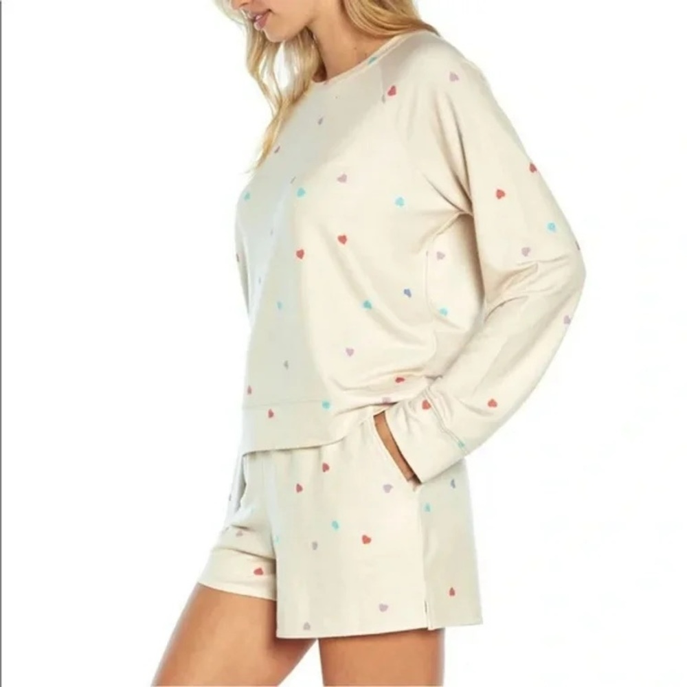 WILDFOX Colorful Mini Heart Cream Sweatshirt and Shorts Set Size Small